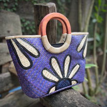 Load image into Gallery viewer, Sunrise Surprise Pandan Straw Handbag