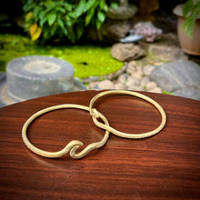 Load image into Gallery viewer, Munting Maya T’boli Brass Bangle
