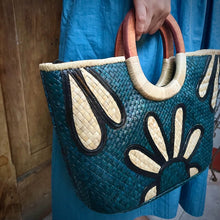 Load image into Gallery viewer, Sunrise Surprise Pandan Straw Handbag
