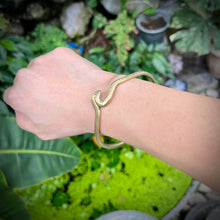 Load image into Gallery viewer, Munting Maya T’boli Brass Bangle
