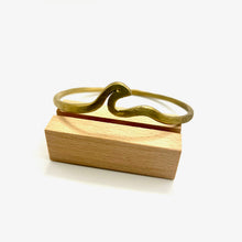 Load image into Gallery viewer, Munting Maya T’boli Brass Bangle
